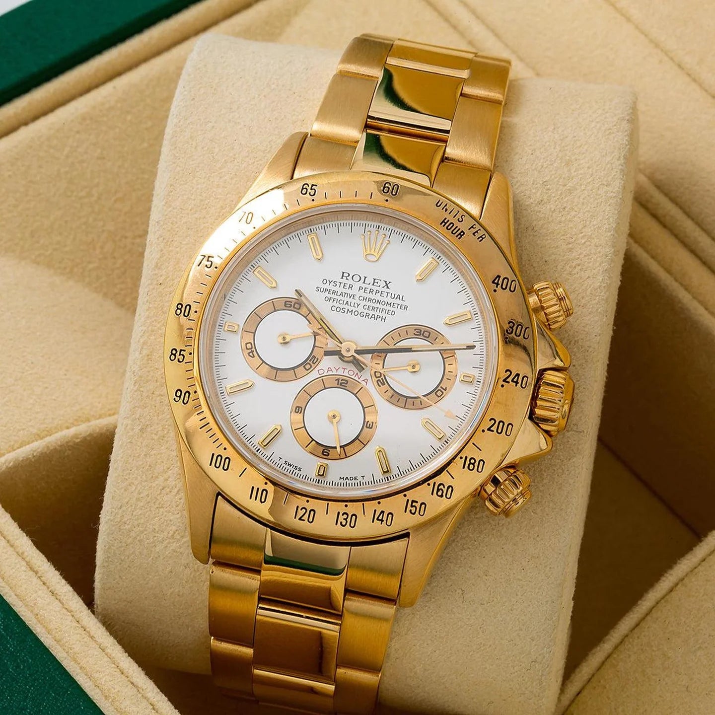 ROLEX COSMOGRAPH DAYTONA 40MM 16528 WHITE DIAL TACHYMETER BEZEL 18K YELLOW GOLD OYSTER BRACELET