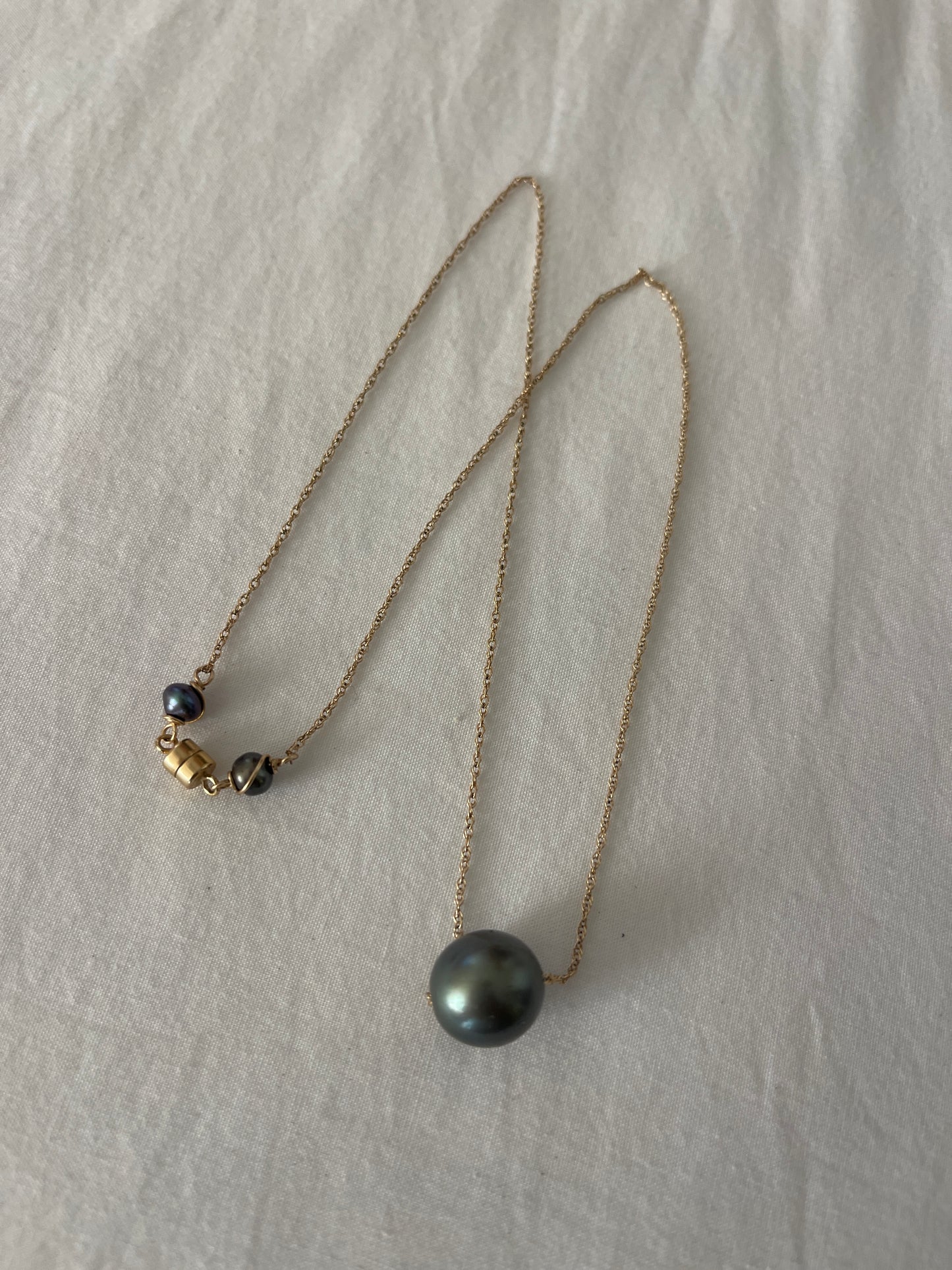 14K Solid Gold Genuine Natural Tahitian Black Pearl Floating Necklace