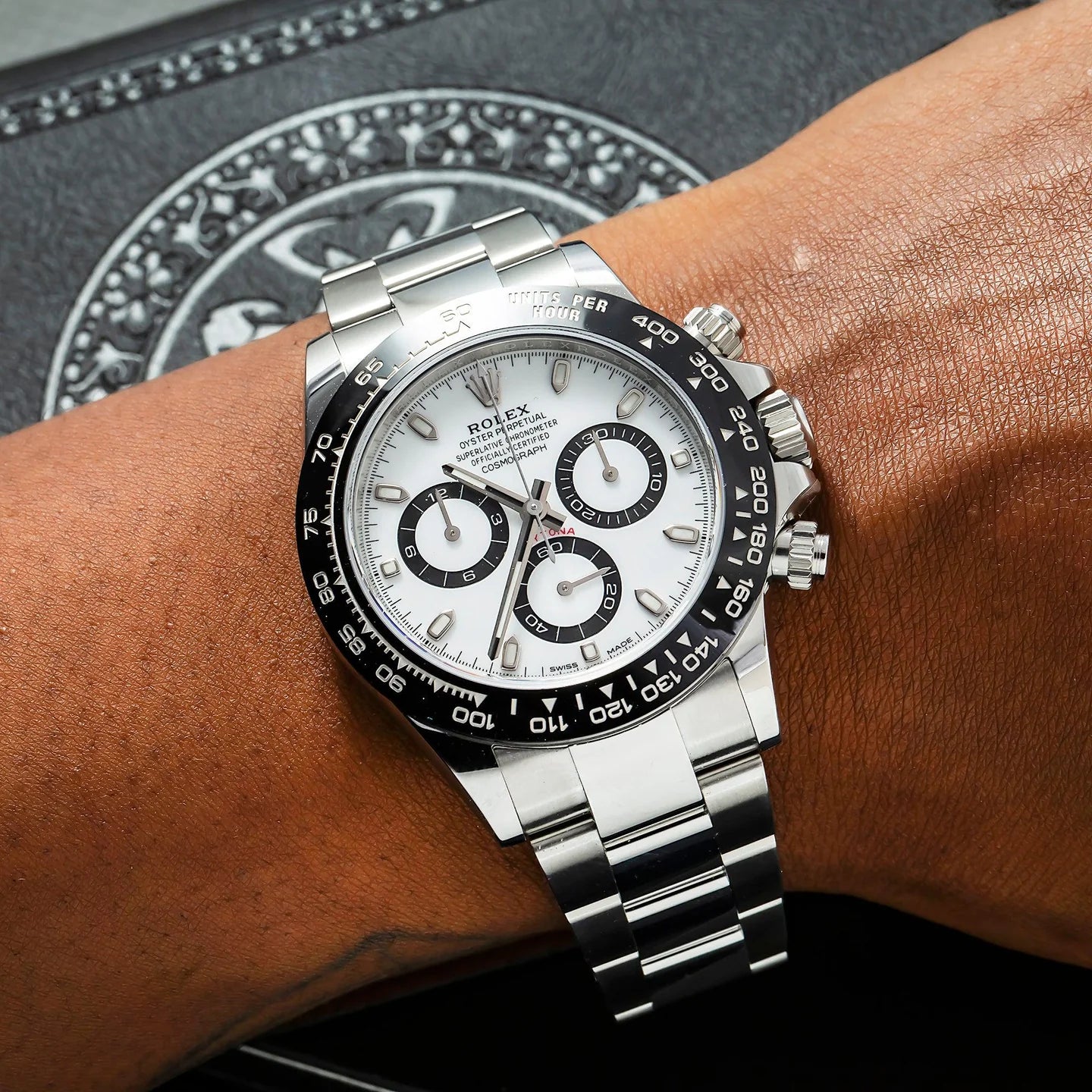 ROLEX COSMOGRAPH DAYTONA 40MM 116500LN PANDA WHITE DIAL BLACK CERAMIC TACHYMETER BEZEL STAINLESS STEEL OYSTER BRACELET
